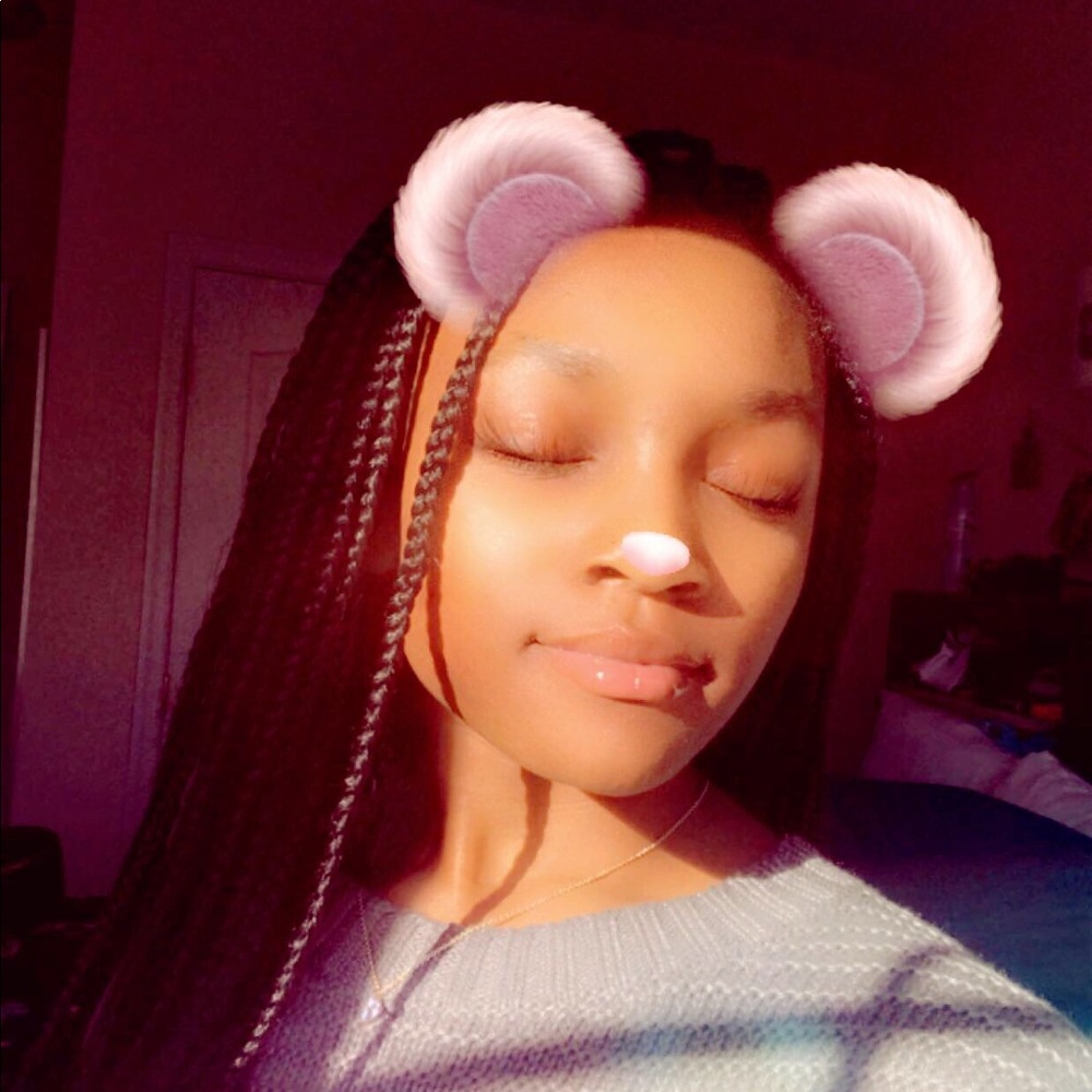 Meet your Posher, Kayla